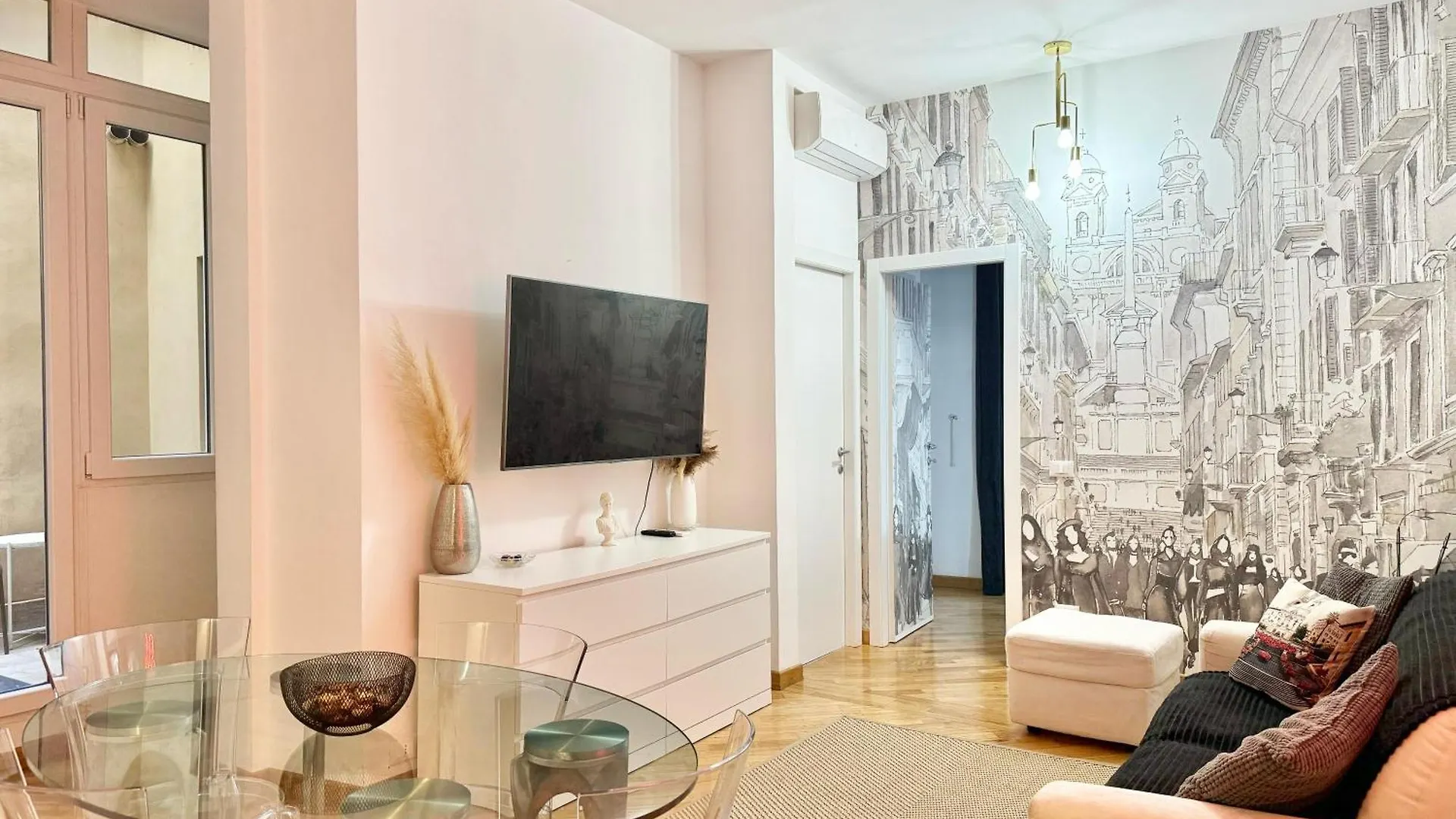 Exclusive Apartment In The Heart Of Rome 0*,